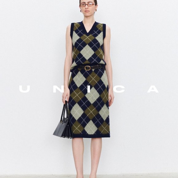 UNICA Sweaters - UNICA Renaissance Classic Argyle Pattern Wool Blend College Style Knit vest